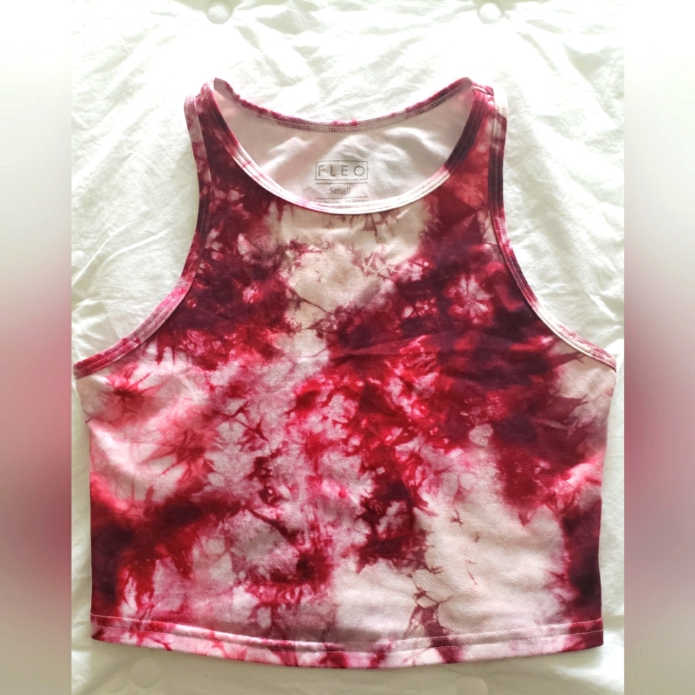 FLEO Tempo Crop - Red Tie Dye (small)